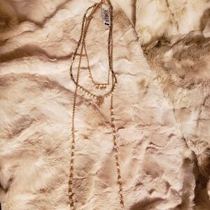 18" NATASHA 3 Tiered Crystal Necklace~ Gold Tone With Extender Chain.